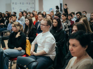 Доступная лингвистическая среда: опыт КВШП