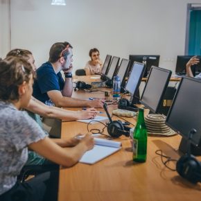 Визит старшего переводчика Генерального Директората по устному переводу Еврокомиссии Уильяма Лонга.
