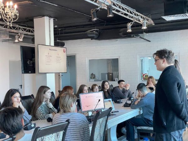 Новая встреча в программе «Предуниверсарий»: погружение в профессию переводчика