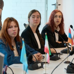Переводческий хакатон: как в КВШП отметили Международный день перевода Переводческий хакатон: как в КВШП отметили Международный день перевода