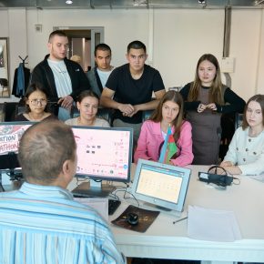 Переводческий хакатон: как в КВШП отметили Международный день перевода Переводческий хакатон: как в КВШП отметили Международный день перевода