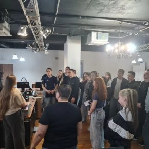 Говорим на одном языке: школьники из Ахтубинска примерили профессию переводчика в КВШП