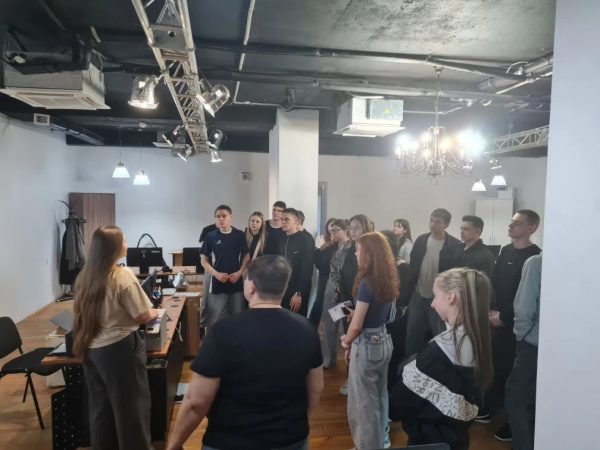 Говорим на одном языке: школьники из Ахтубинска примерили профессию переводчика в КВШП