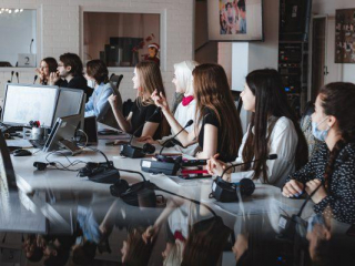Основы русского жестового языка и изучение культуры сообщества глухих